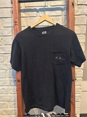 black KAWS x Uniqlo x Sesame Street Size S